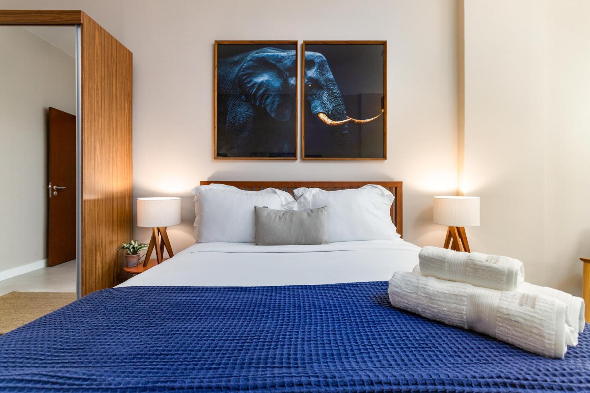 Unhotel - Moderno Office - E Metro